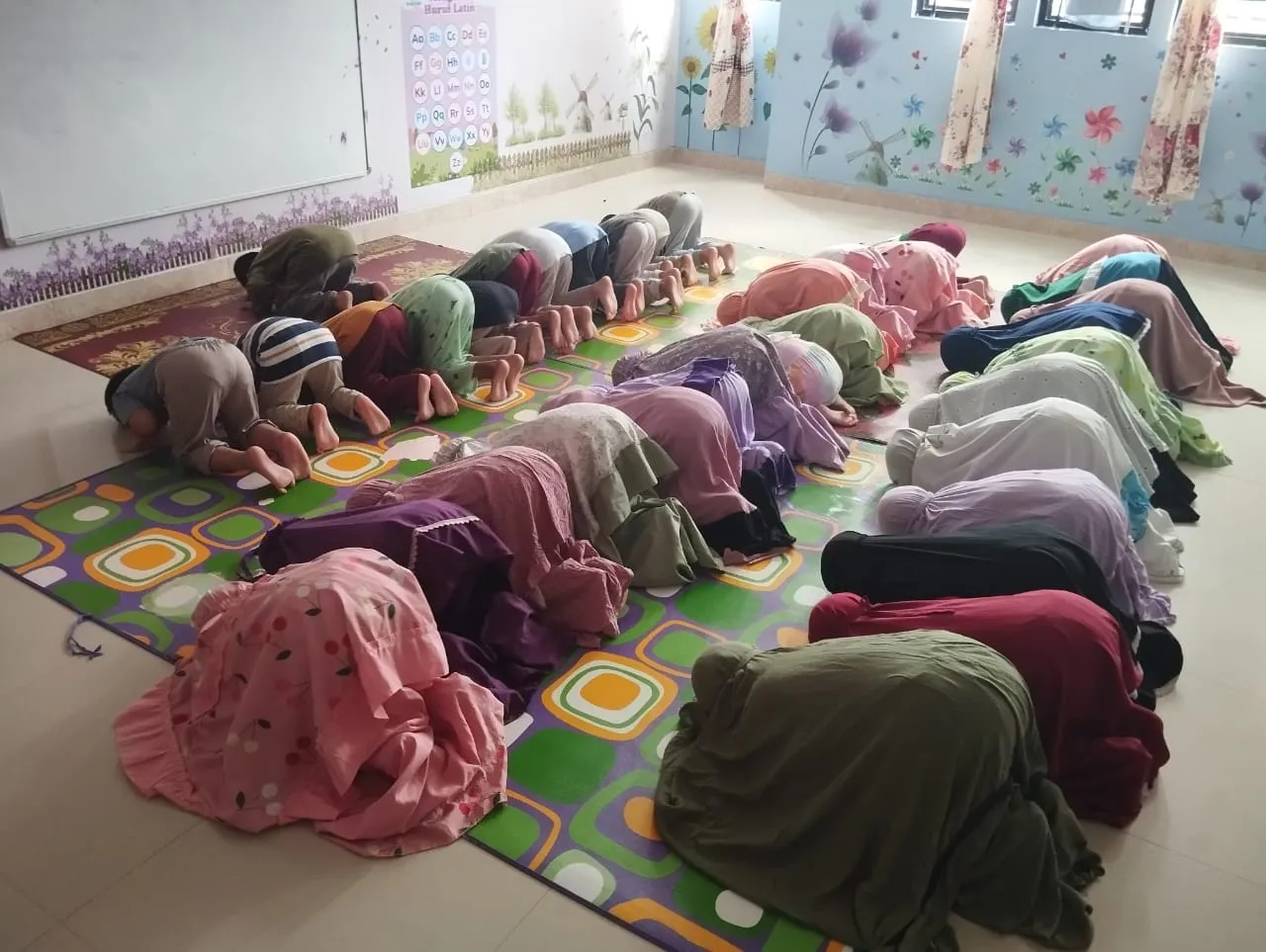 Suasana Sholat Berjamaah